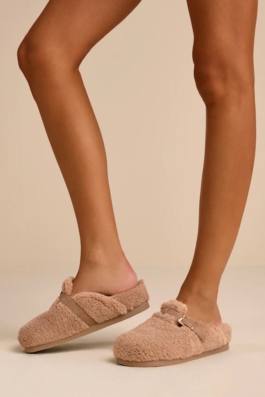 NWOT DV By Dolce Vita Anina Natural Plush Faux Fur Buckle Mule Slippers 6.5